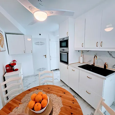 Blue Sky Apartman *
